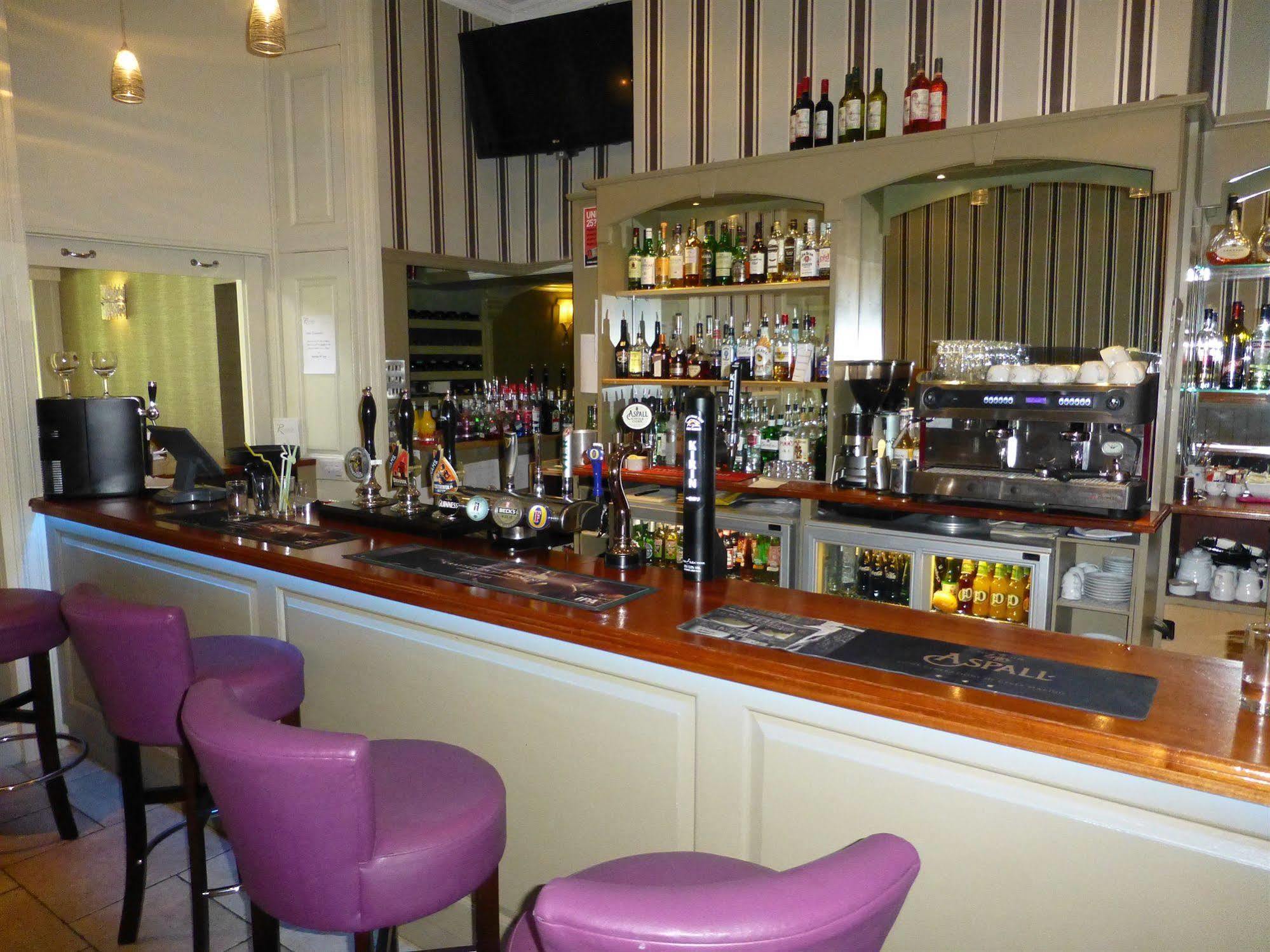 The Riverside House Hotel