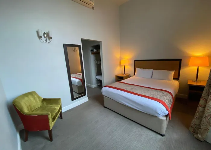 The Riverside House Hotel
