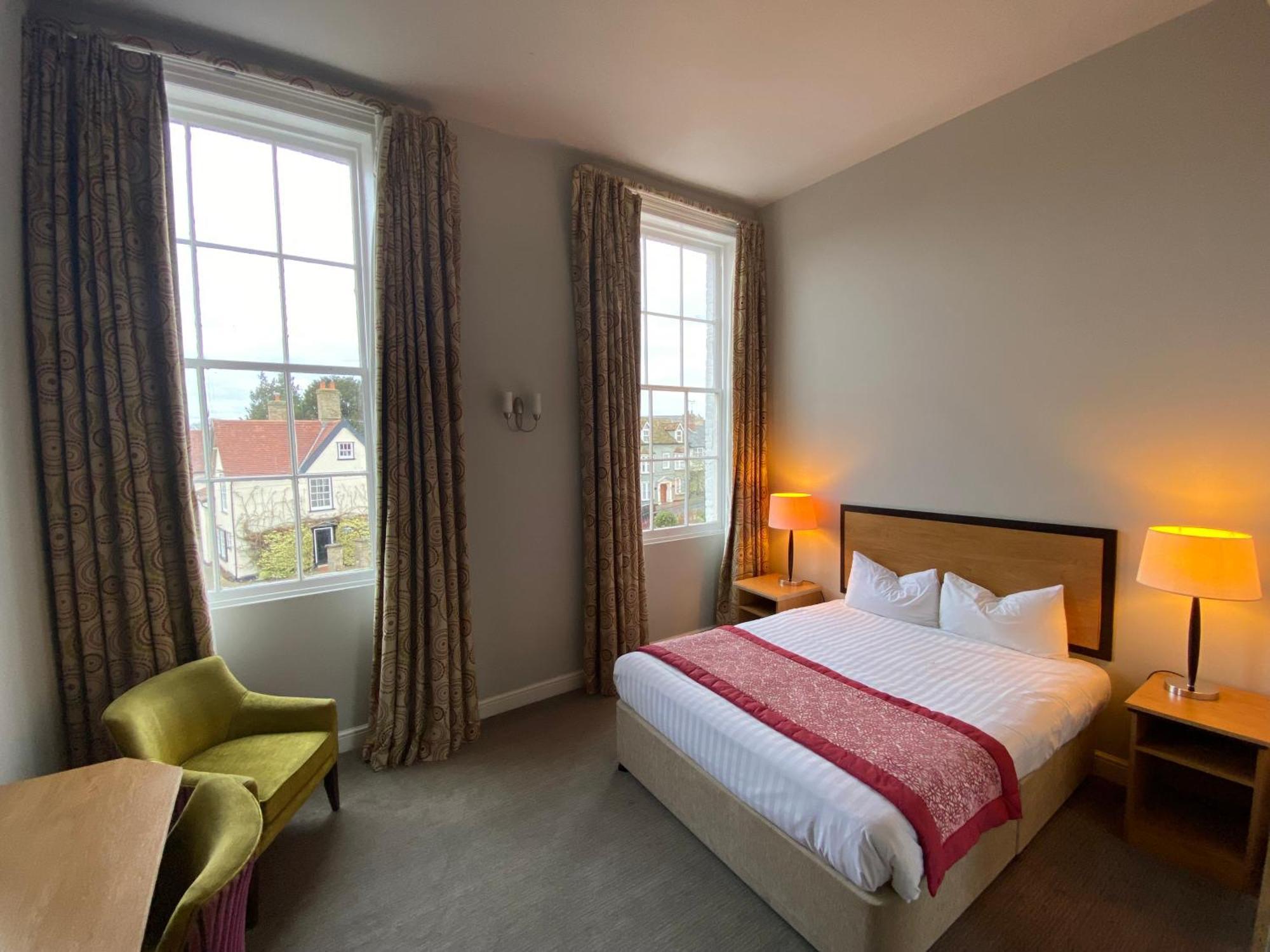 The Riverside House 3* Милденхолл