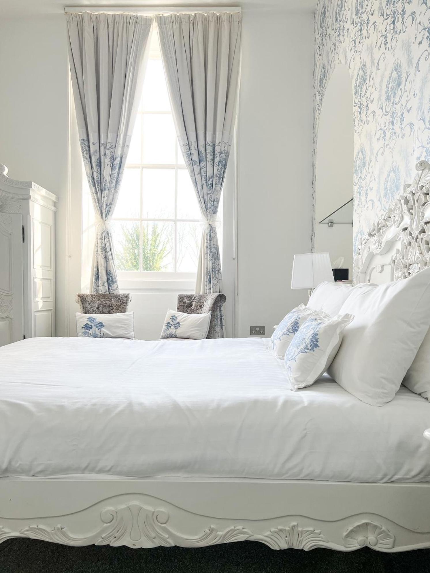 Отель The Riverside House Милденхолл