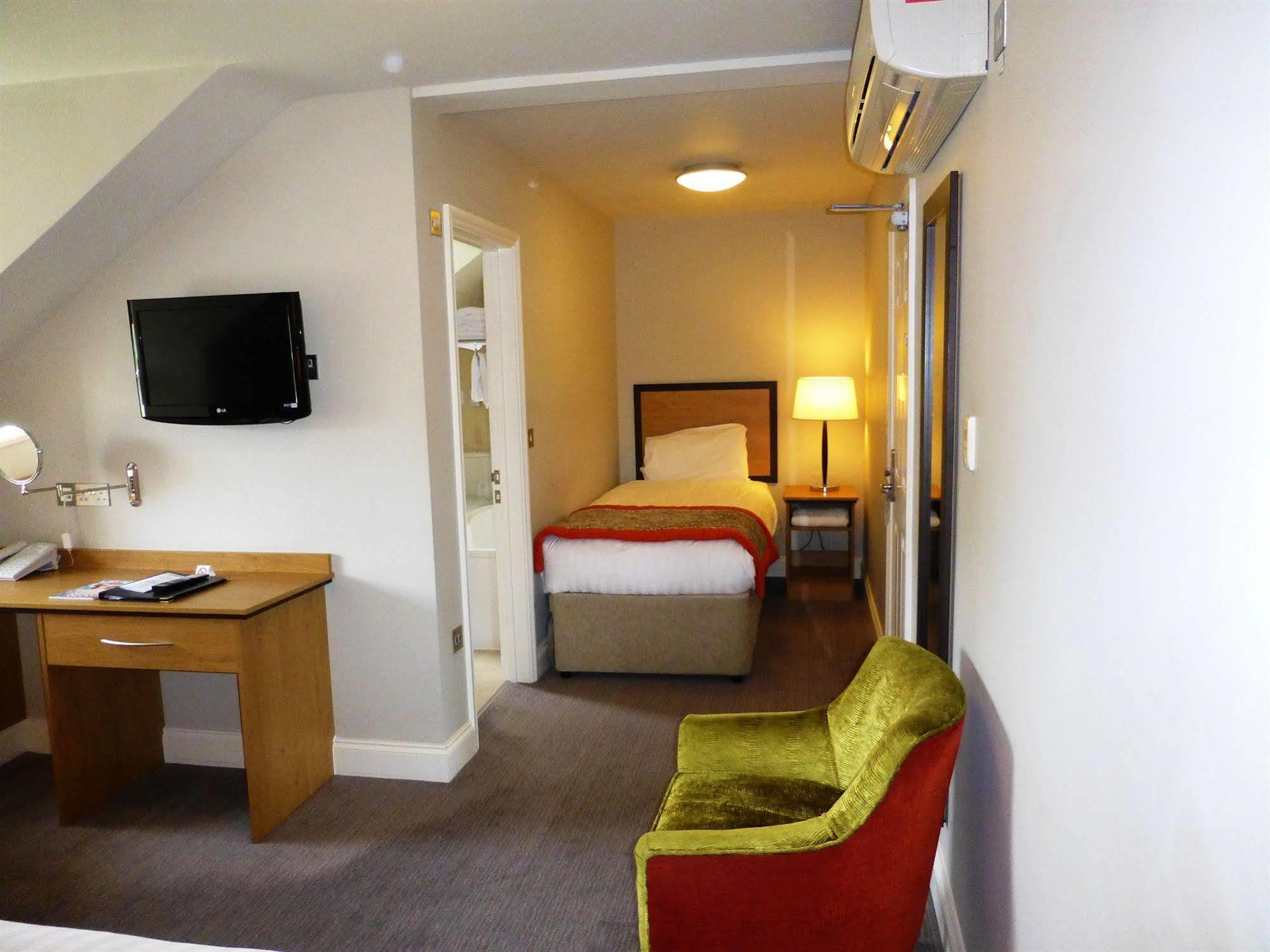 The Riverside House 3*